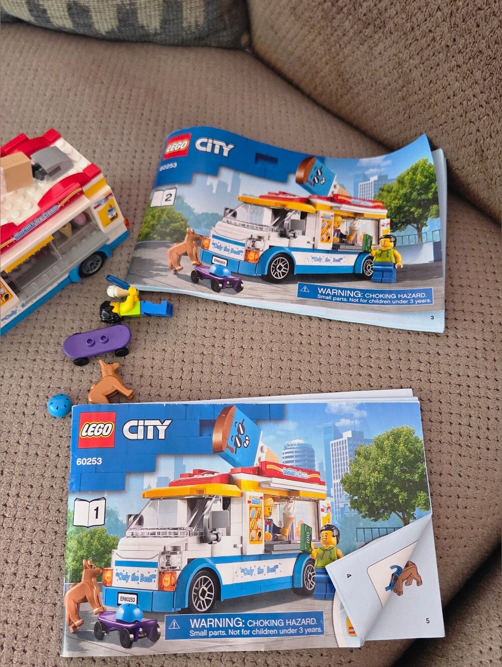 Lego City Ice Cream Truck 60253 Retired set 200 pcs 99% complete Different wig - Picture 16 of 16